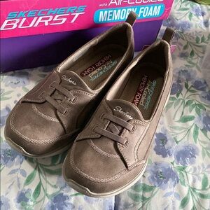 Skechers Women's grey Casual Shoes